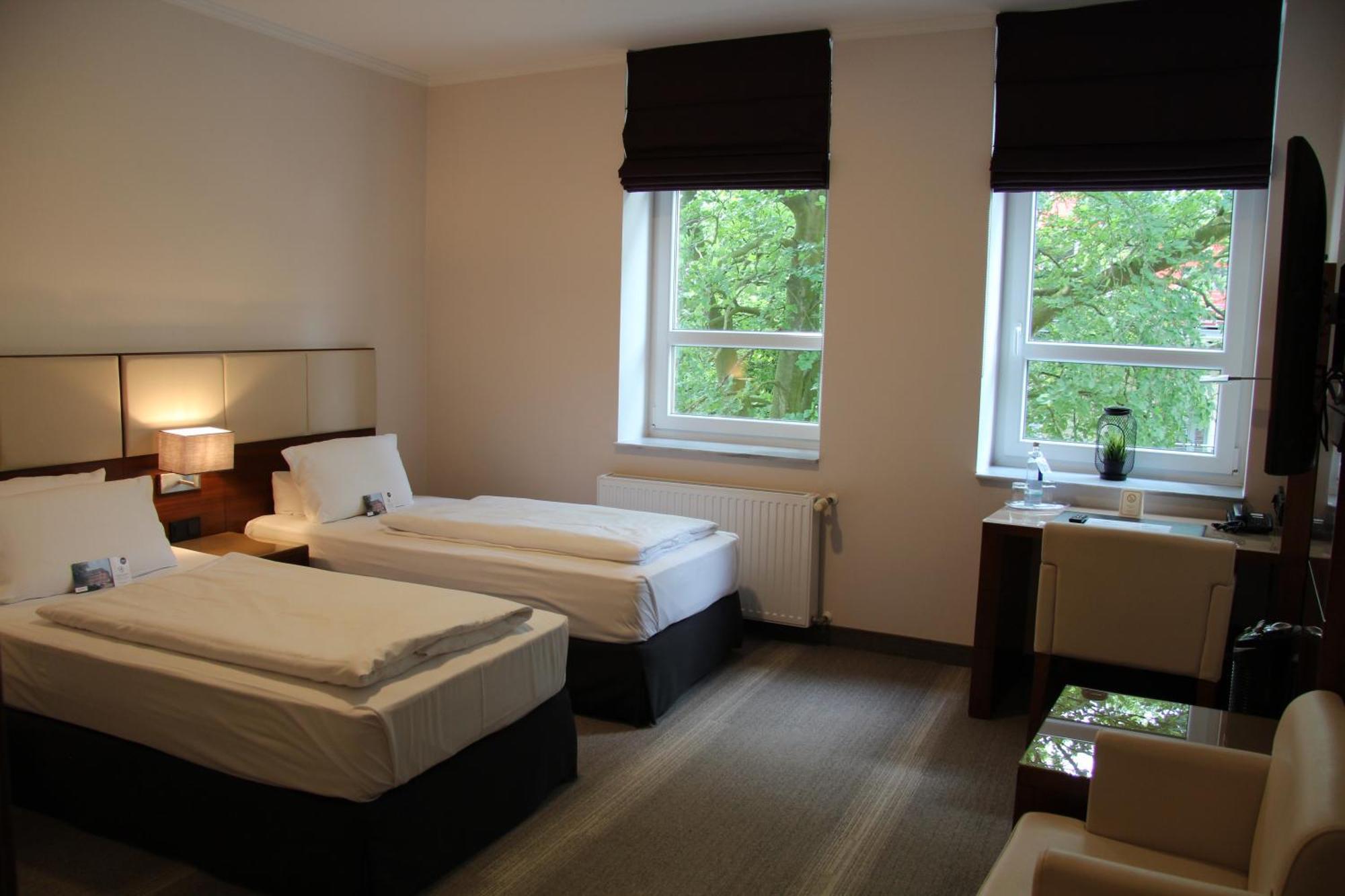 Adena Hotel Бремерхафен Экстерьер фото