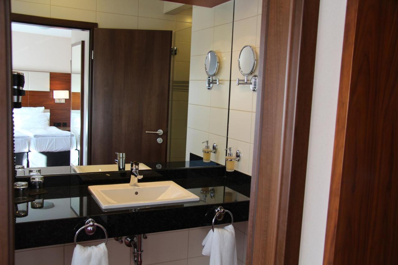 Adena Hotel Бремерхафен Экстерьер фото