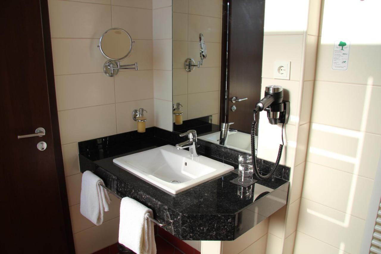 Adena Hotel Бремерхафен Экстерьер фото